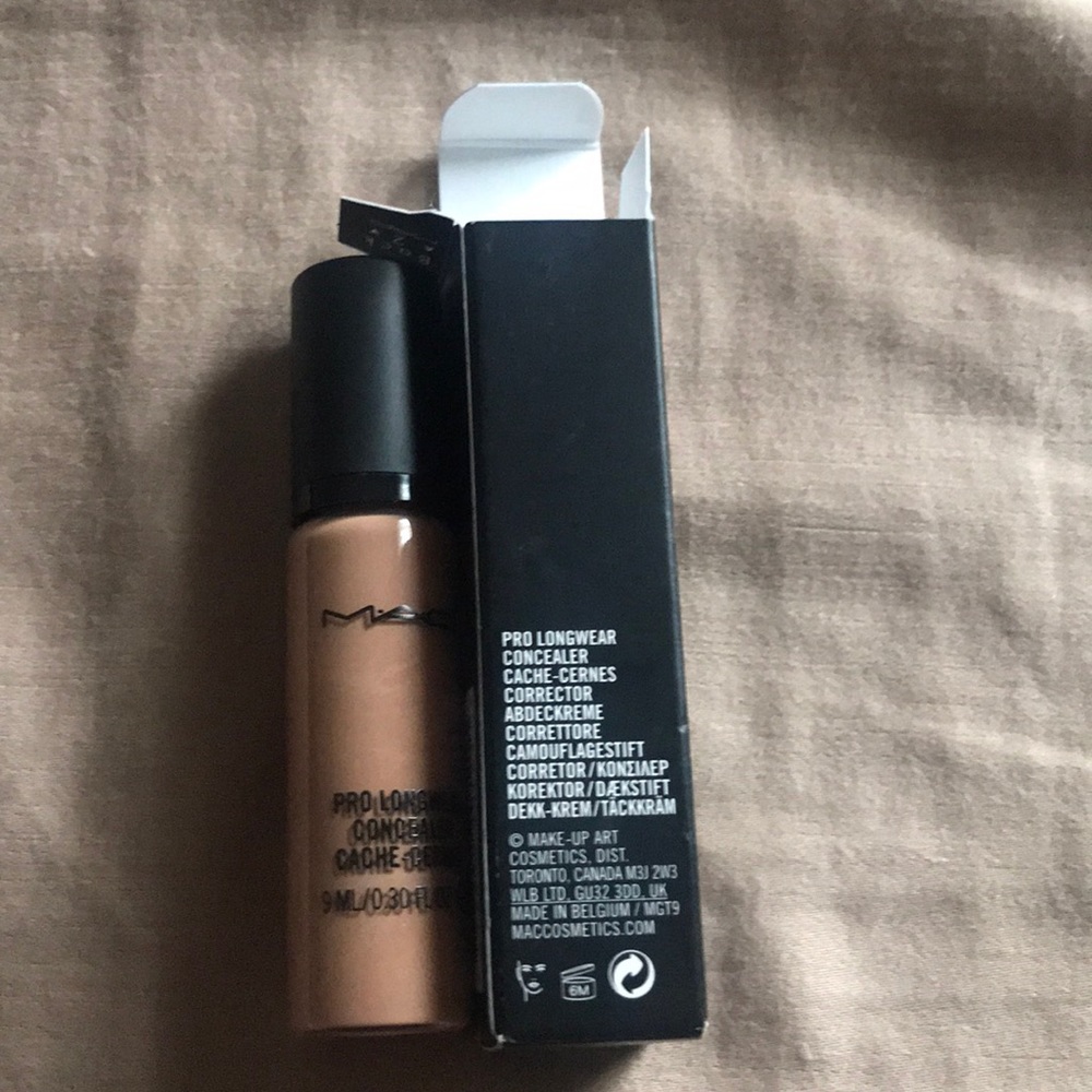 Mac Pro long concealer